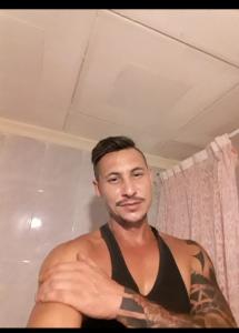 614801101: Chico busca chica en Alicante