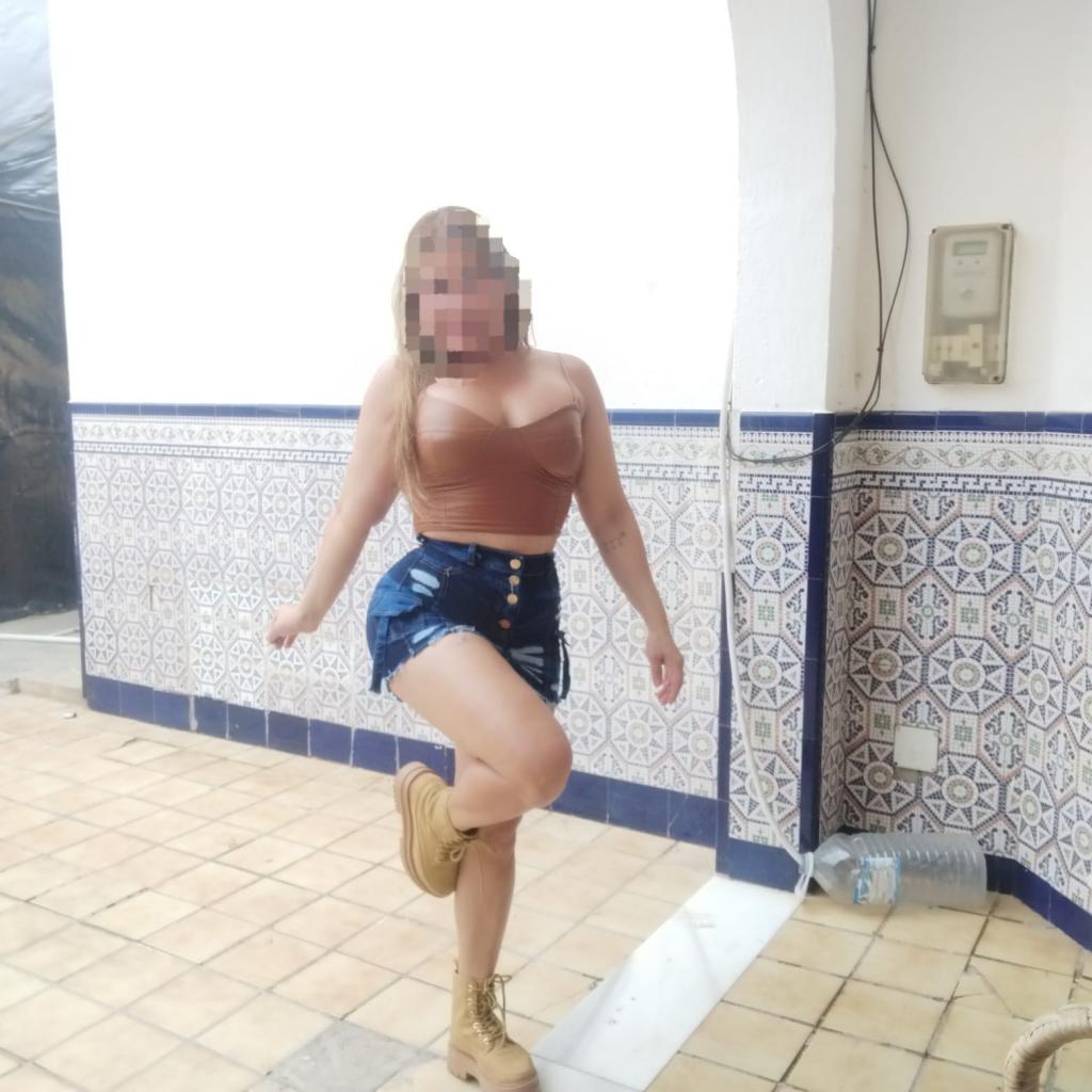 Chica busca chico en Almería: Chica busca chico