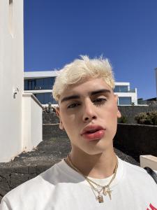 610845295: Chico busca chica en Madrid