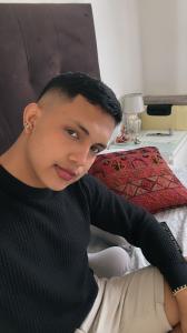 613856352: Chico busca chica en La Coruña