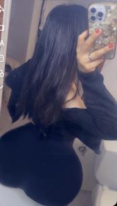 613211463: Chica busca chico en Barcelona