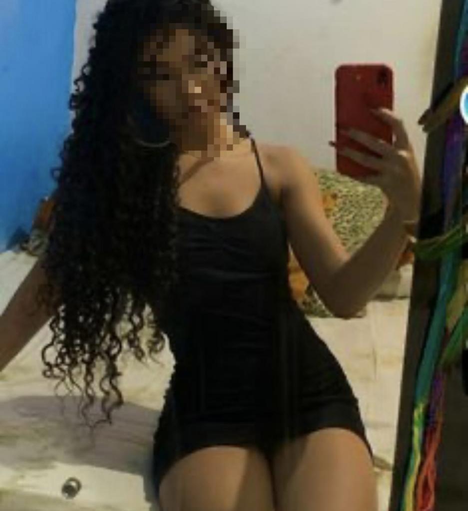 604375988: Chica busca chico en La Coruña