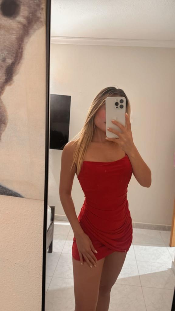 697624169: Chica busca chico en Málaga