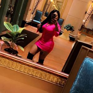 613209070: Chica busca chico en Barcelona