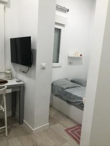 689716218: Chica busca chico en Madrid