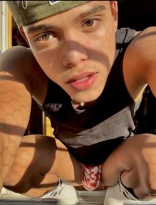 621433583: Chico busca chica en Málaga