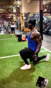 631189819: Chico busca chica en Madrid