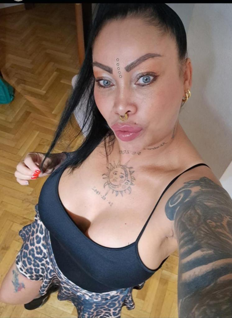 655239176: Chica busca chico en Barcelona