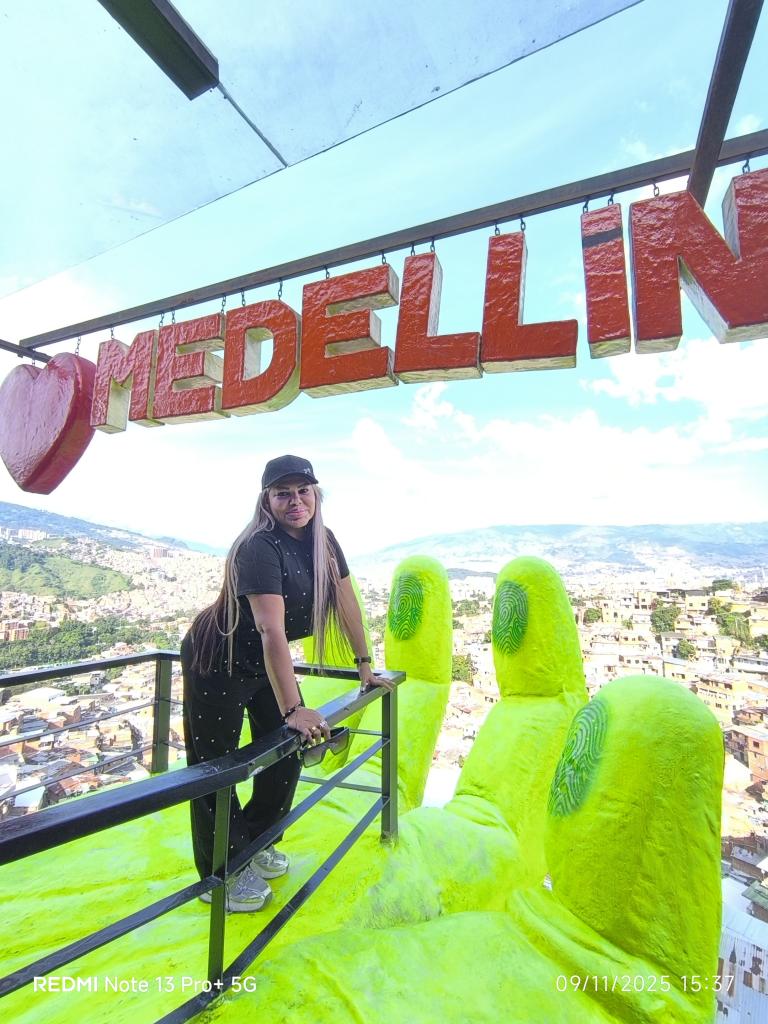 614702696: Chica busca chico en Sevilla