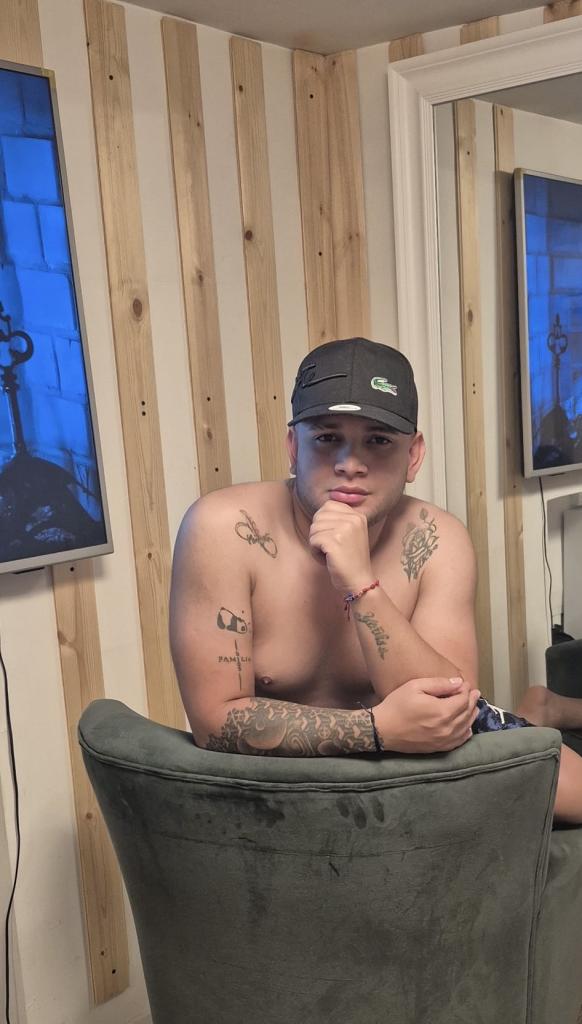 628302473: Chico busca chica en Zaragoza