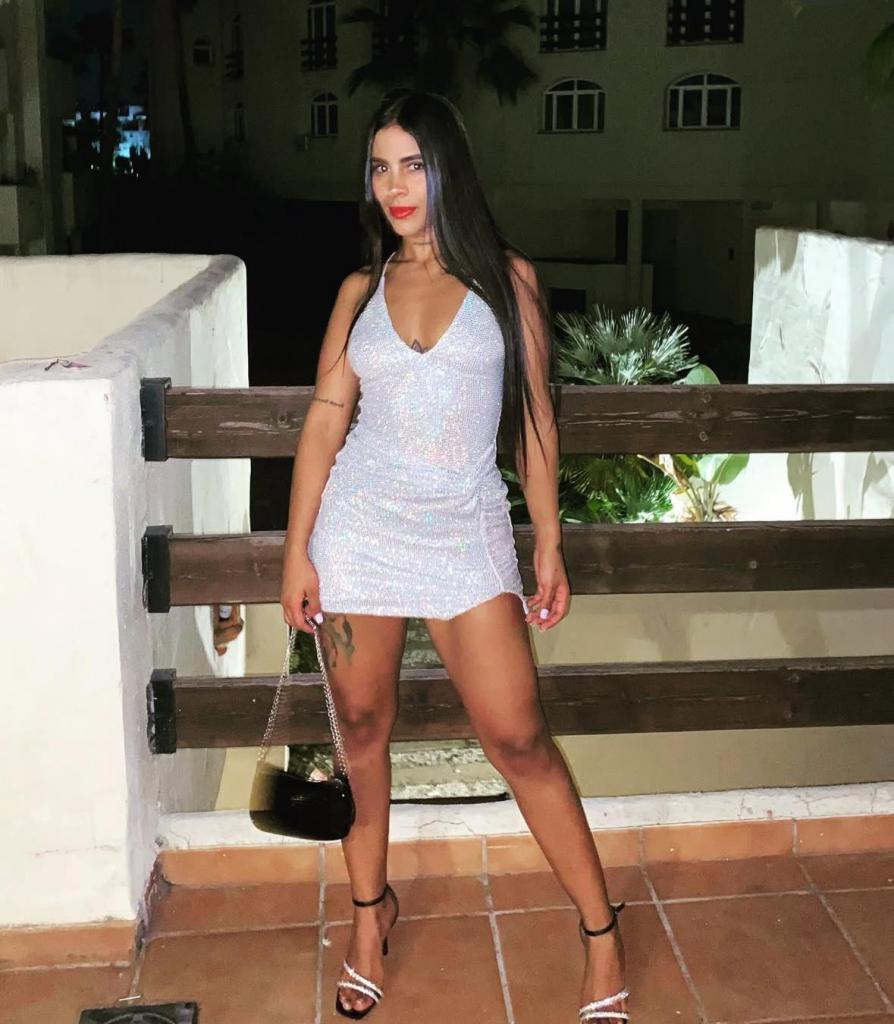 604358380: Chica busca chico en Almería