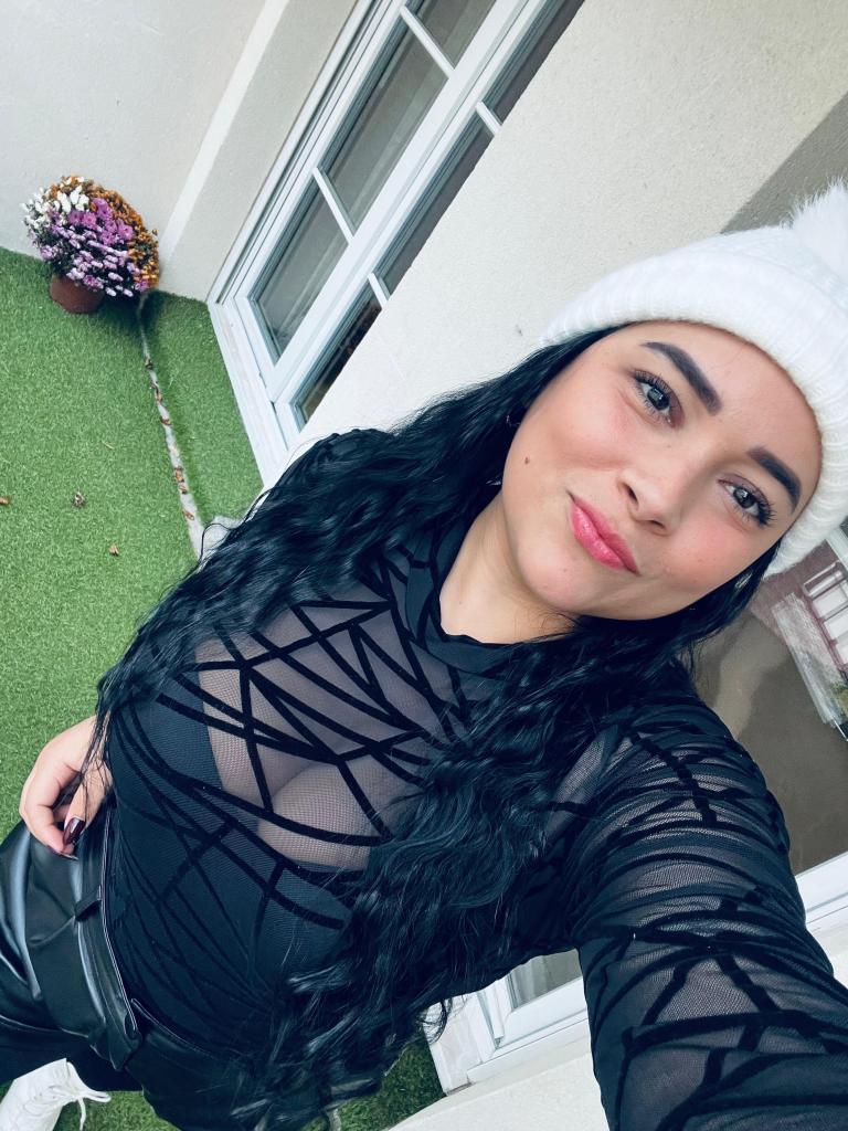 Chica busca chico en Valencia: Chica busca chico