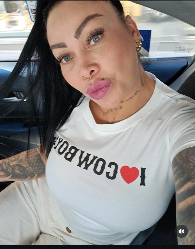 655239176: Chica busca chico en Barcelona