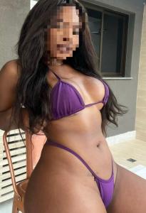 614702342: Chica busca chico en Barcelona