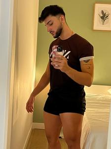 637705099: Chico busca chica en Valencia