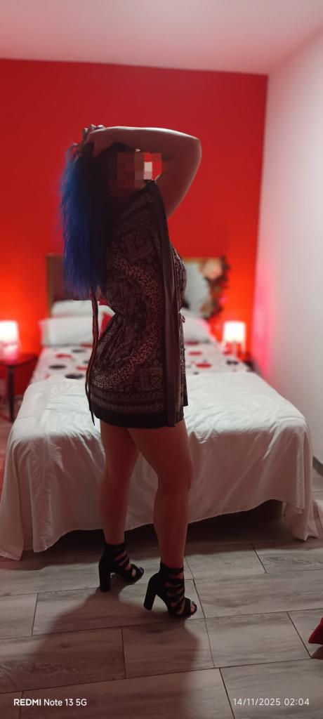 647222275: Chica busca chico en Madrid