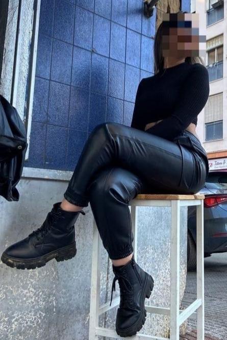 985223386: Chica busca chico en Asturias