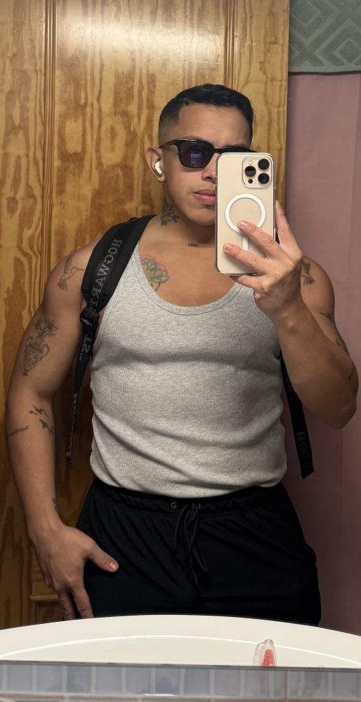 658433932: Chico busca chica en Granada