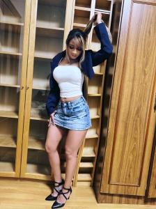 611333964: Chica busca chico en Pontevedra