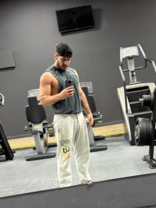 627275163: Chico busca chica en Granada