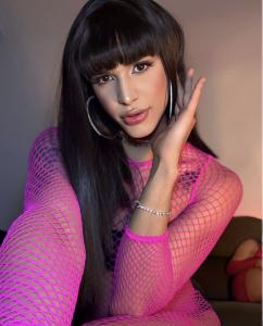 647199244: Transexual en Albacete