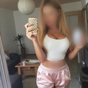 614972837: Chica busca chico en Barcelona