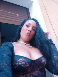 Chica busca chico en Granada: Chica busca chico