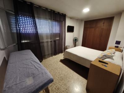 614370860:  en León