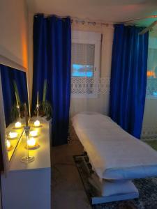 671290247: Chica busca chico en Málaga