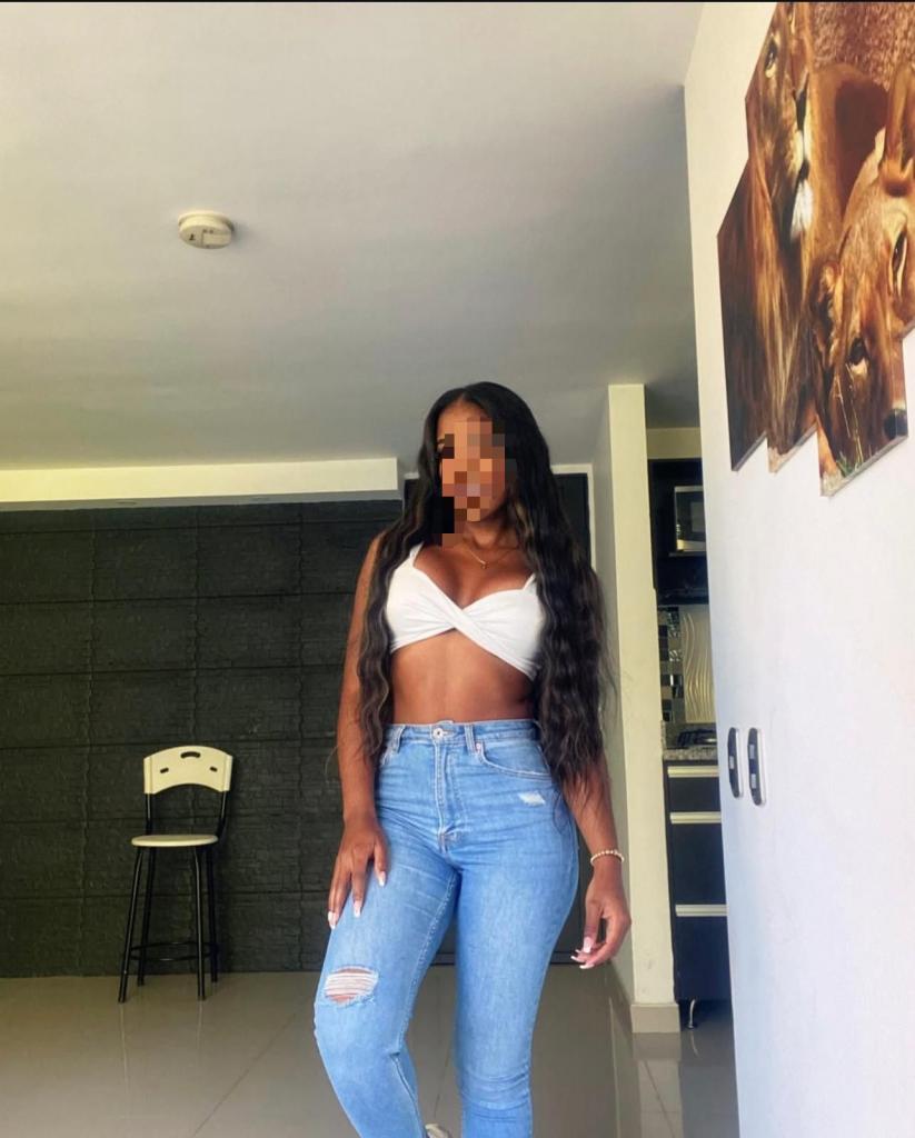 672404109: Chica busca chico en Murcia