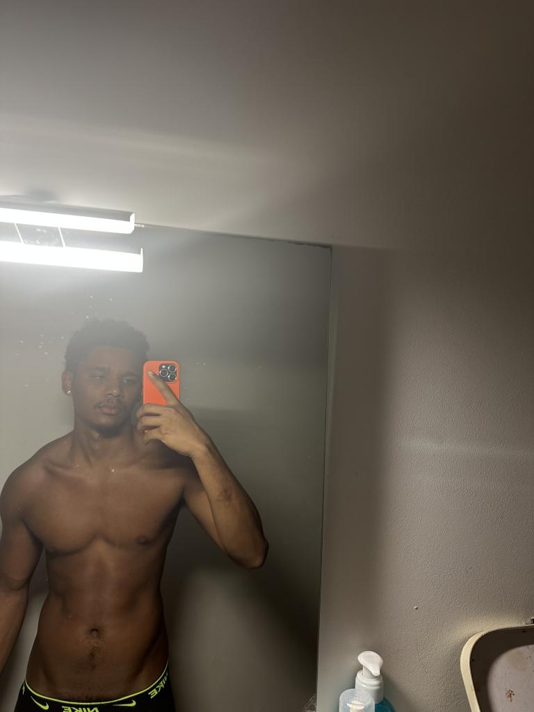 647939467: Chico busca chica en Madrid