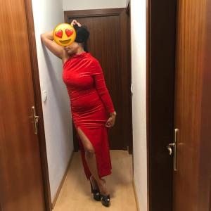 664250222: Chica busca chico en Barcelona