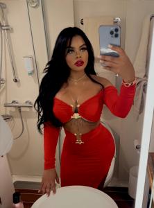 617560384: Chica busca chico en Málaga