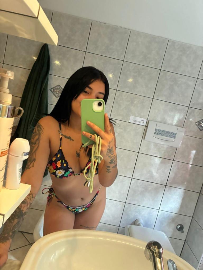 Chica busca chico en Almería: 