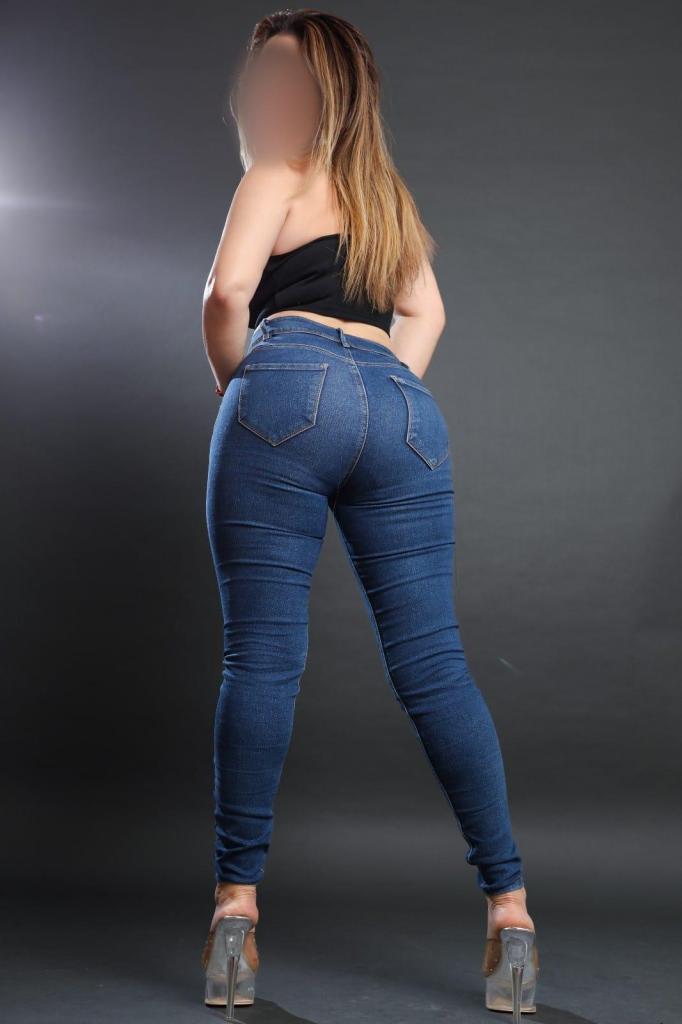 611242234: Chica busca chico en Madrid