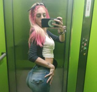 633887572: Chica busca chico en Almería