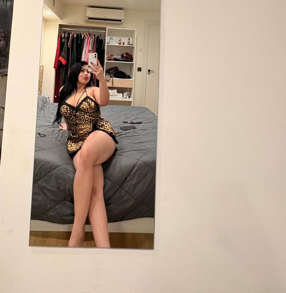 Chica busca chico en Ibiza: 