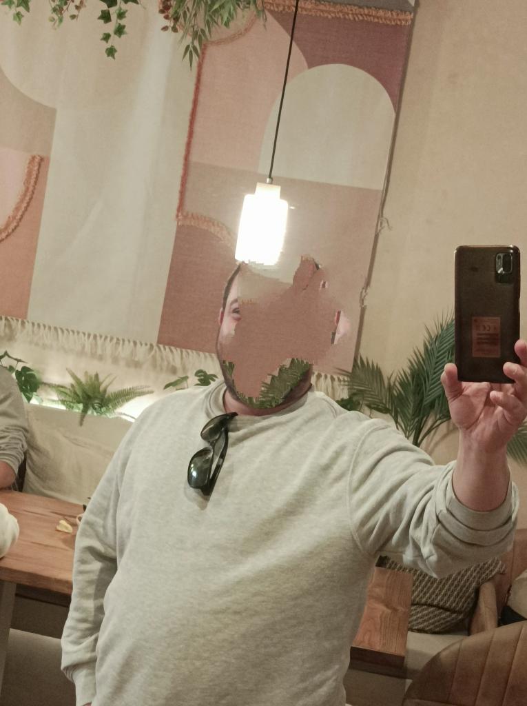 Chico busca chica en Sevilla: 