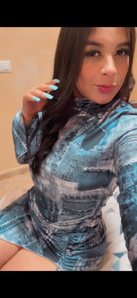 670642365: Chica busca chico en Cádiz