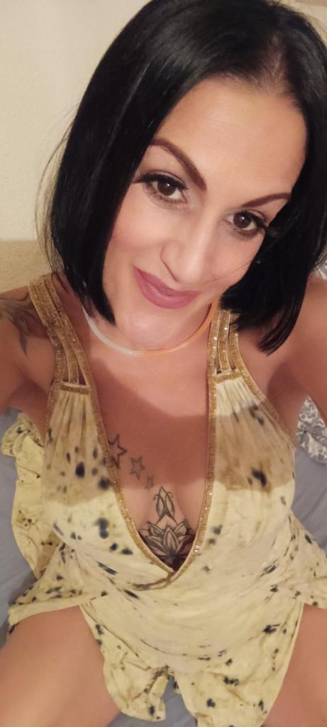 614179103: Chica busca chico en Melilla