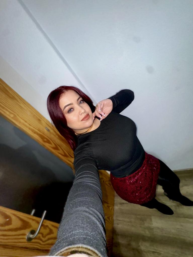 Chica busca chico en Cádiz: 