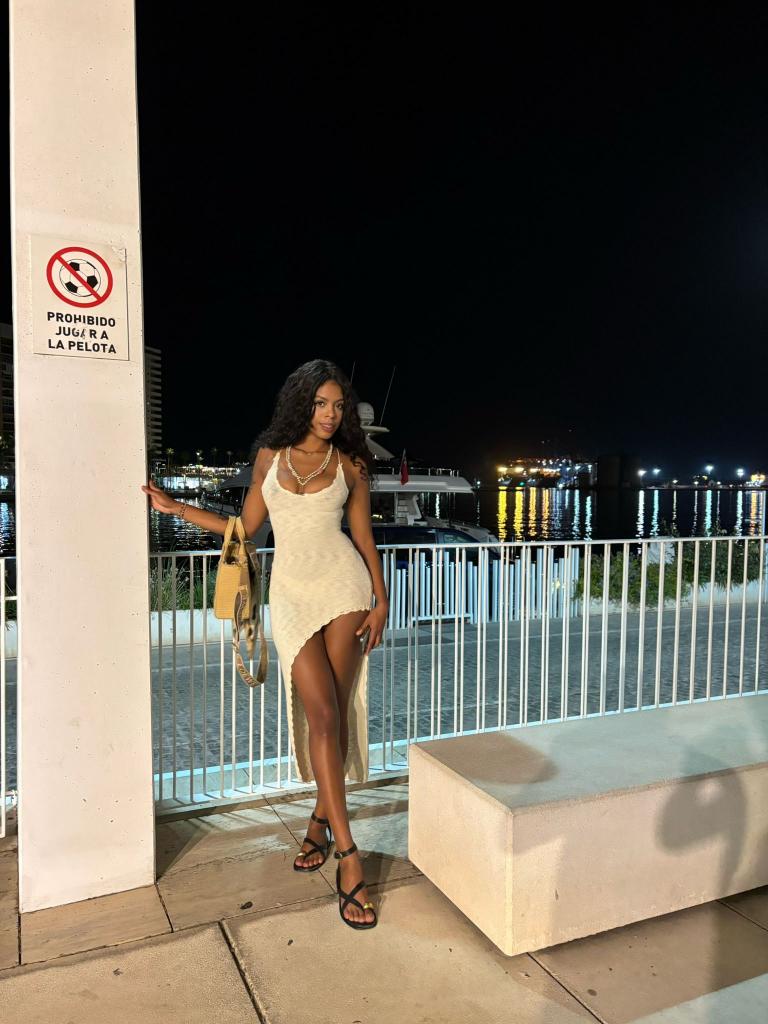 672978270: Chica busca chico en Mallorca