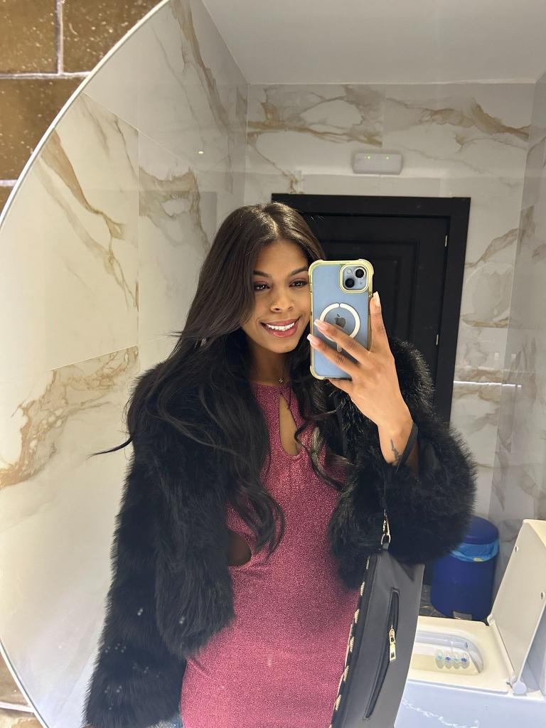 672978270: Chica busca chico en Mallorca