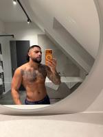 663874628: Chico busca chica en Barcelona