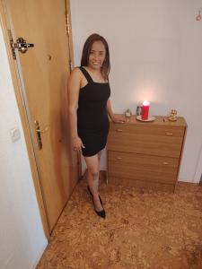 633654429: Chica busca chico en Madrid