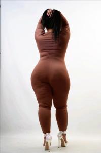 663761426: Chica busca chico en Valencia