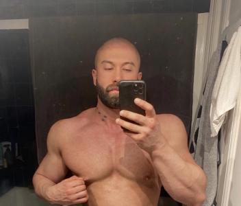 722586217: Chico busca chica en Málaga