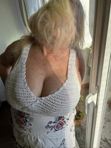 631938329: Chica busca chico en Barcelona