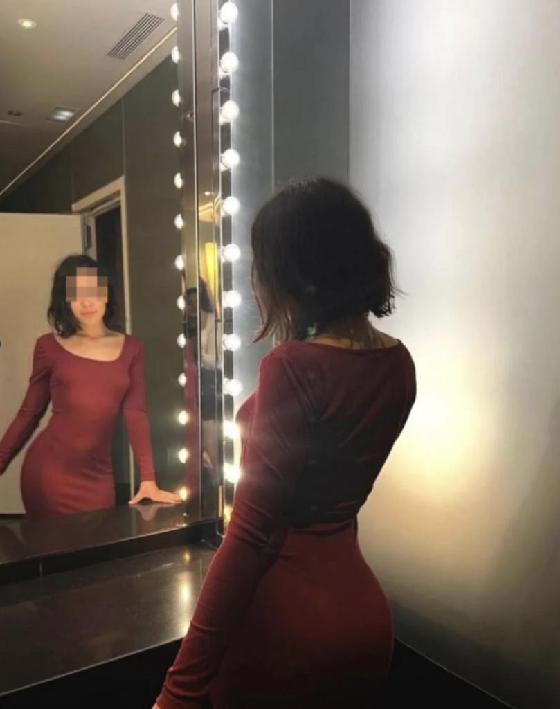 631338855: Chica busca chico en Barcelona