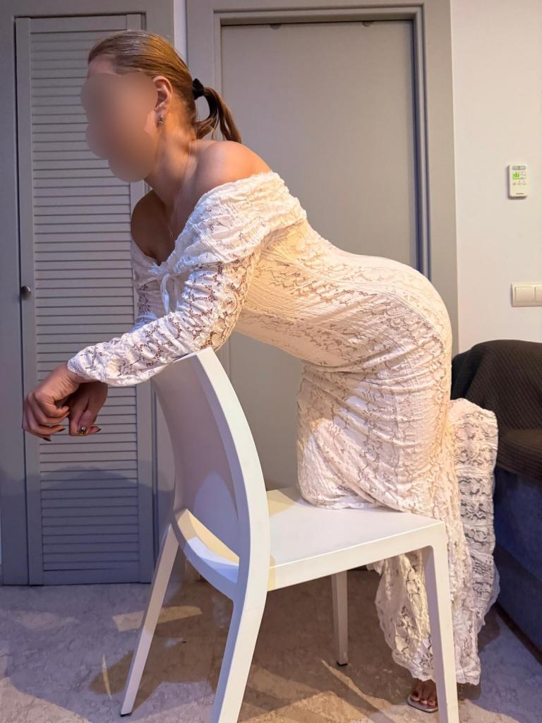 681814510: Chica busca chico en Sevilla